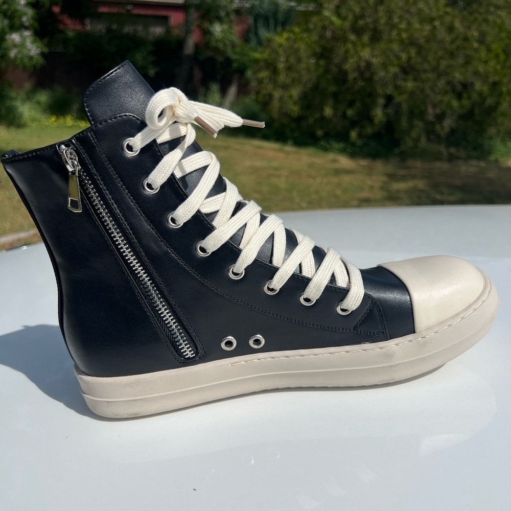 Women's High-Top Lace-Up Sneakers with Side Zippers — Black and Cream